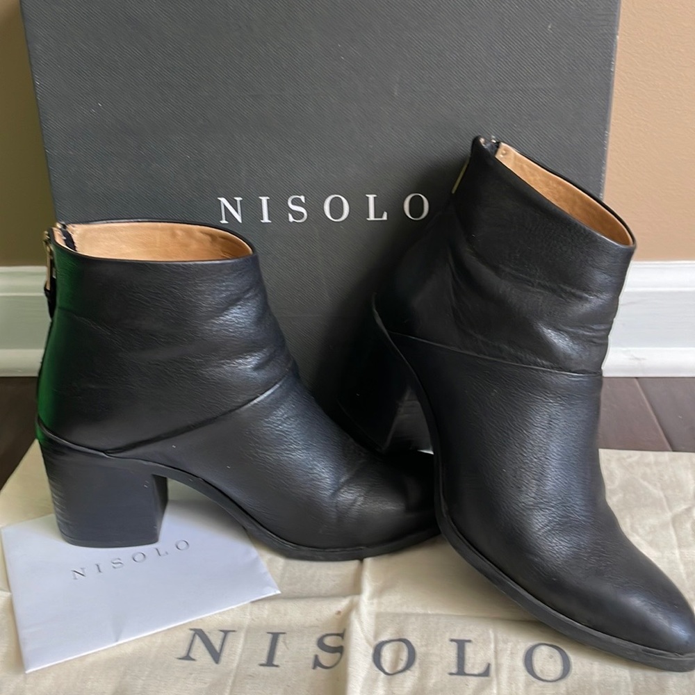 Nisolo Black Leather Heeled Ankle Boots